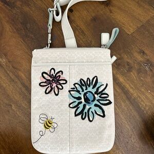Vintage Coach Signature Swingpack Embroidered Floral Appleque Bee Crossbody Bag
